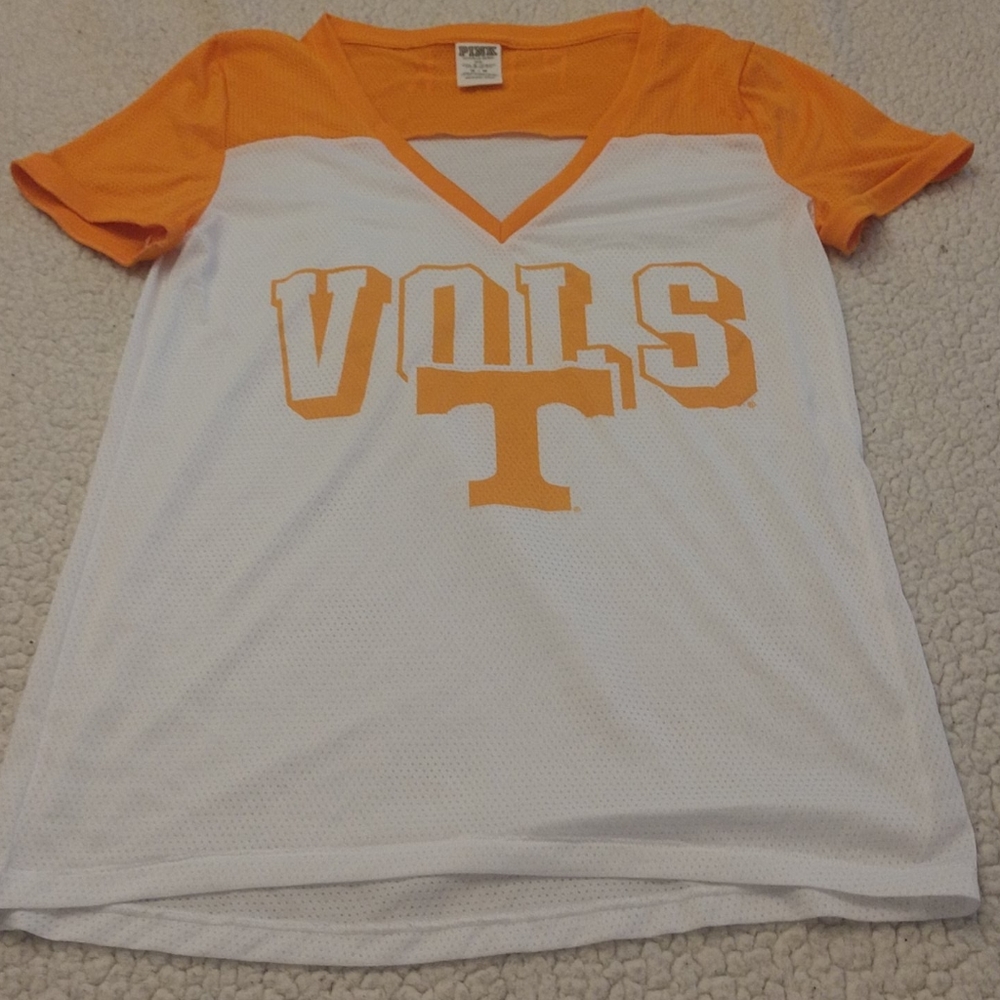 Ladies sport tee. In excellent condition